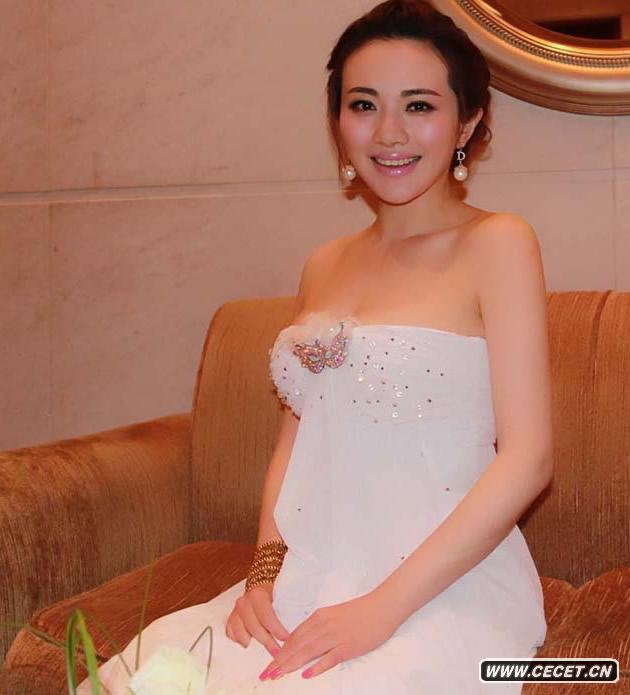 孟茜性感亮相權力榜