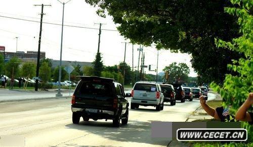 ͨ^(gu)dL(chng)R^lOYԴ(li)Ϣ(sh)r(sh)Oҕ܇(ch)Ϸw܇(ch)ṩ^Ϣǰ܇(ch)һbЏĻɔ_Cbarrage jammersͨ^(gu)ڶ(g)lΰl(f)ɔ_̖ԷֹIEDo(w)ԴtƌNN{