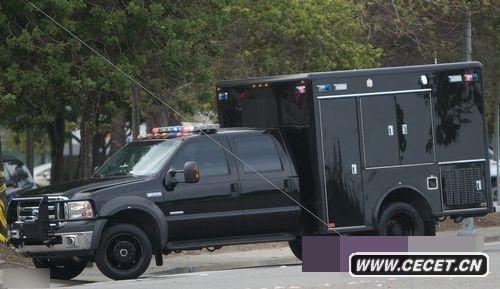 ܇(ch)@ЩNѩm_ࣨChevrolet suburbanſɷ֞ӑ܇(ch)y܇(ch)l܇(ch)(the follow-up car)ͨع܇(ch)swat܇(ch)׷N