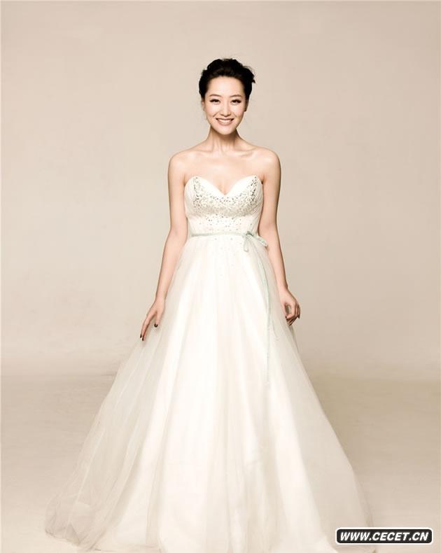 白冰婚紗照養眼不已