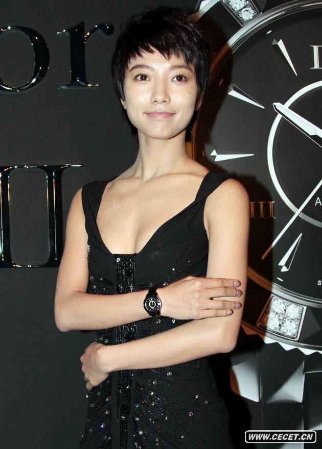 王珞丹低胸裙改走性感路線(xiàn)