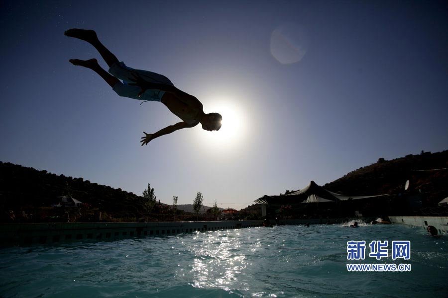 2010617˹̹ڼsķһӾˮ Һʹ715հl(f)Ĕ@ʾ201061880ӛԁ(li)ן6ꑵغͺؾCƽ_16.220o6ƽظ0.68@Ҳ^345ԁ(li)Bm4(g)ӛ(li)ͬښߵ· Al(f)ϡz