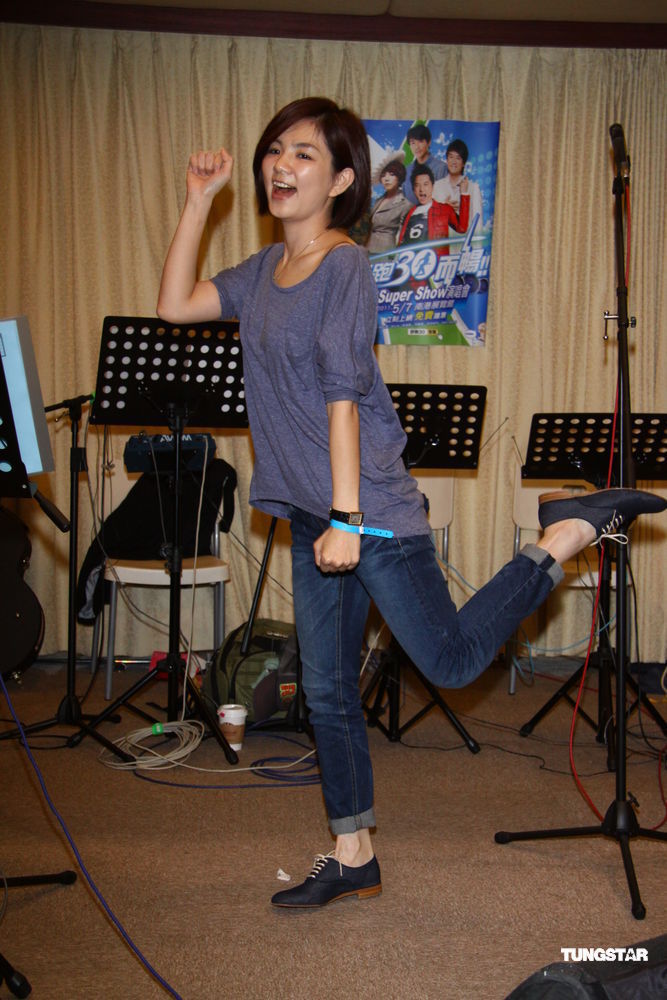 Ella現身內湖練團室