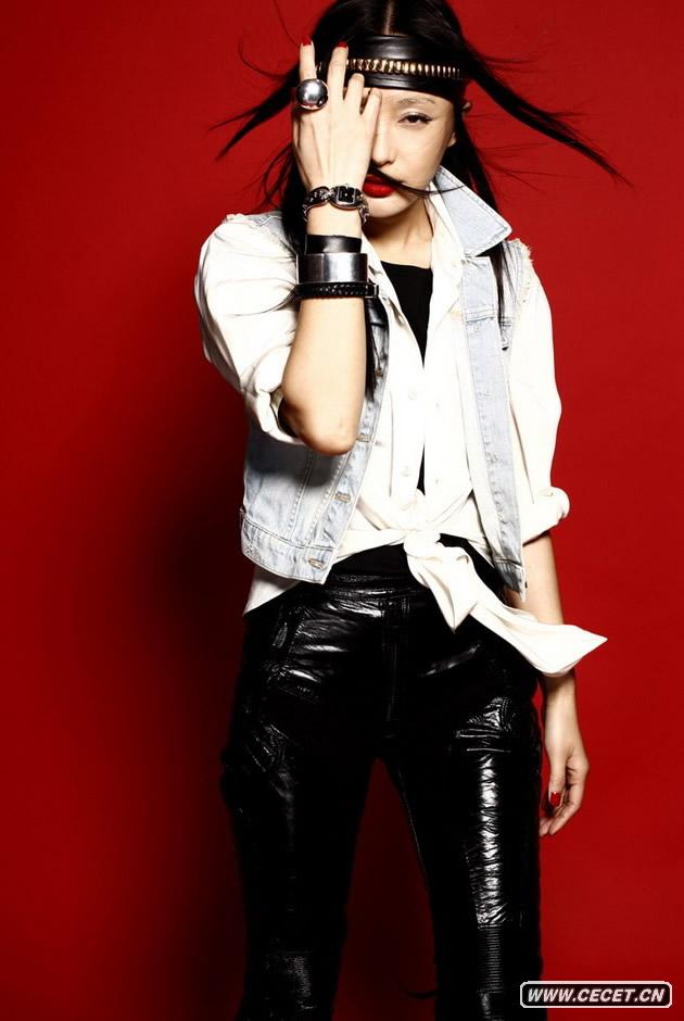 秦嵐登上《時(shí)尚芭莎》新專(zhuān)欄