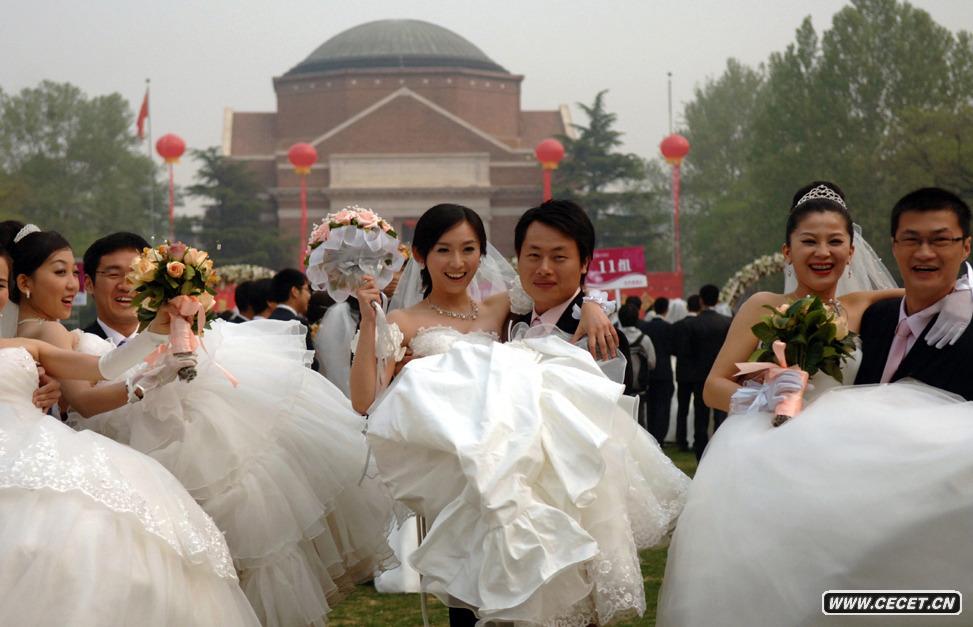 429A úϡwYF(chng)A úϡͼwY42930ڱAW(xu)eAW(xu)Ľ͸УѵȽ400AУc֮Hyֲ