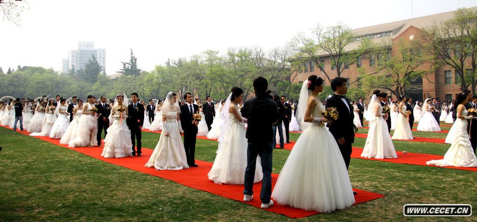 429A úϡwYF(chng)A úϡͼwY42930ڱAW(xu)eAW(xu)Ľ͸УѵȽ400AУc֮Hyֲ