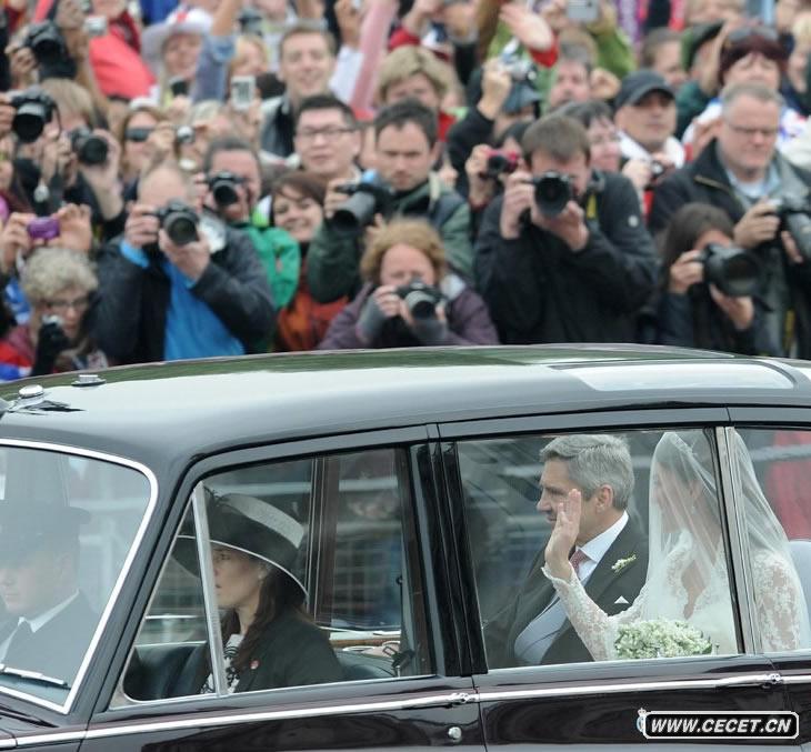 429Ӣ׶Pء׵?tng)DڸHͬ³܇(ch)ǰ˹˹ؽ