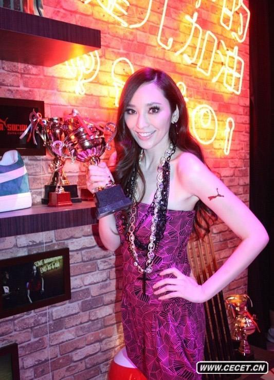 һֱԾ^Ů(zh)Q(chng)_ˇ˅ĳ\(dng)ƷھekɌ(dng)