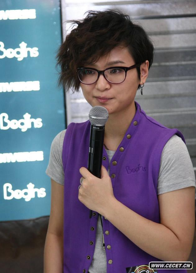 周筆暢開(kāi)潮店晉升“周總” 打造平民時(shí)尚