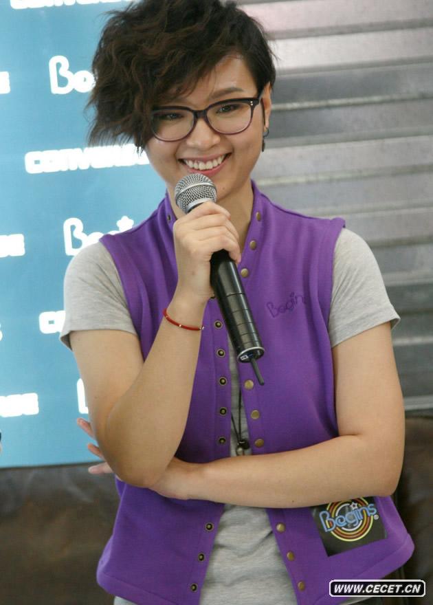 周筆暢開(kāi)潮店晉升“周總” 打造平民時(shí)尚