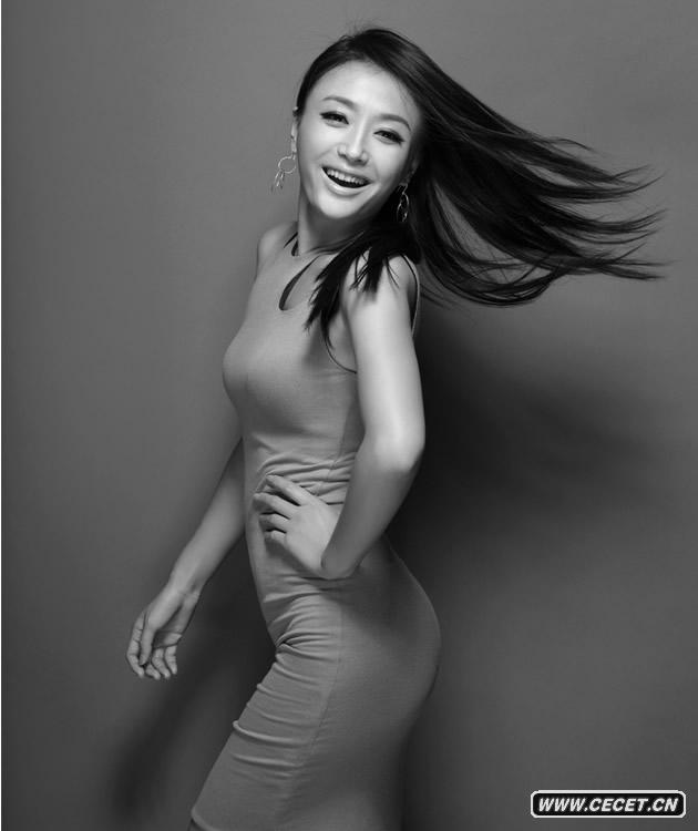 秦嵐秀誘人曲線(xiàn) 大方分享曼妙身材修煉術(shù)