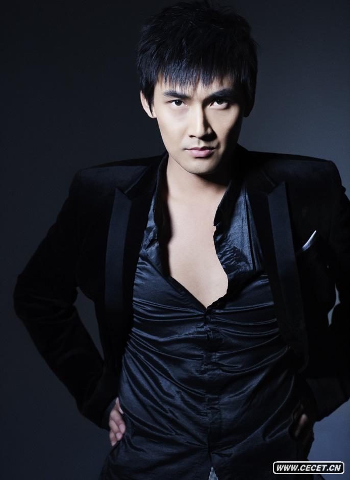 新好男人張鐸推出了最新的時(shí)尚大片