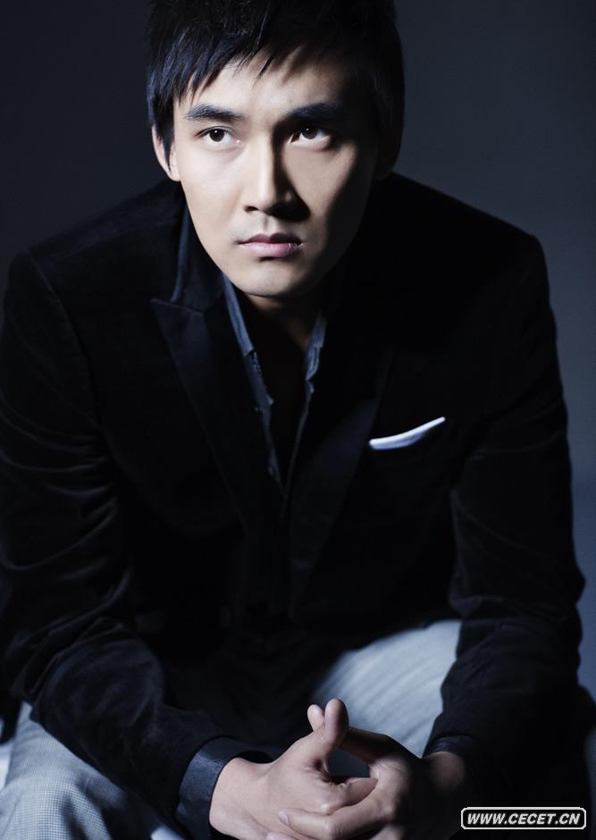 新好男人張鐸推出了最新的時(shí)尚大片