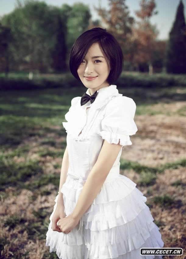 于越素顏寫(xiě)真美麗依舊 氣質(zhì)純美惹人憐