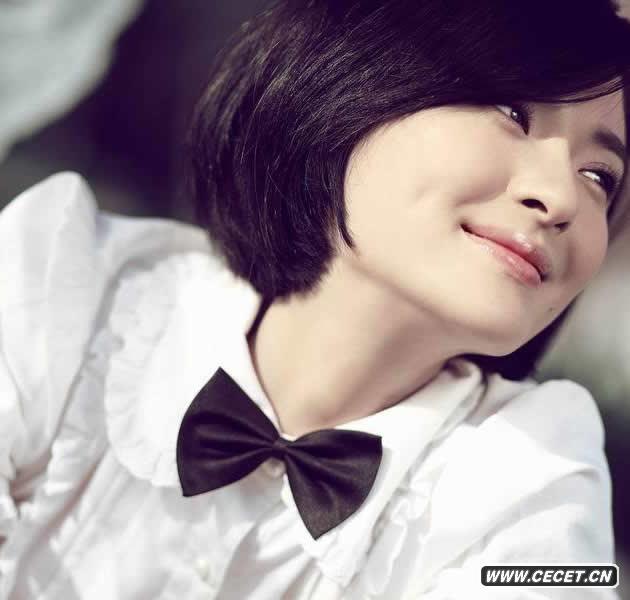 于越素顏寫(xiě)真美麗依舊 氣質(zhì)純美惹人憐