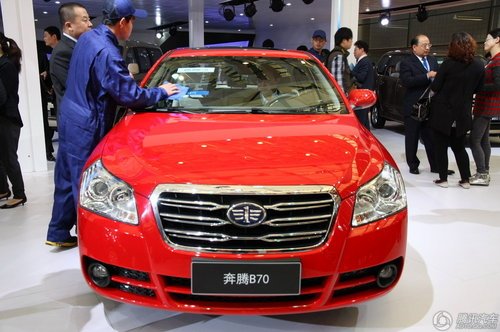 2011款奔騰B70今日上市 升級為6速AT變速器