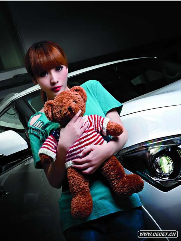 性感美女主播柳巖出鏡為某雜志拍攝了一款全新寫(xiě)真