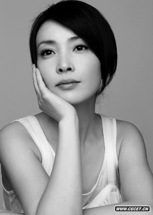 劉威葳黑白寫(xiě)真出爐 素雅簡(jiǎn)約顯大氣之美