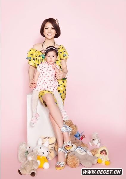 著(zhù)名主持人李湘攜愛(ài)女王詩(shī)齡登上某時(shí)尚雜志封面