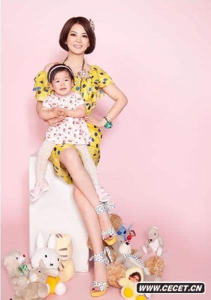 著(zhù)名主持人李湘攜愛(ài)女王詩(shī)齡登上某時(shí)尚雜志封面