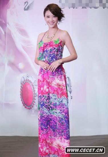 應采兒日前現身太原出席某珠寶品牌新品發(fā)布會(huì )