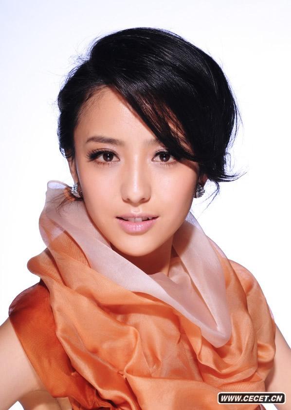 《舞動(dòng)奇跡》節目組近日曝光人氣選手佟麗婭一組造型寫(xiě)真