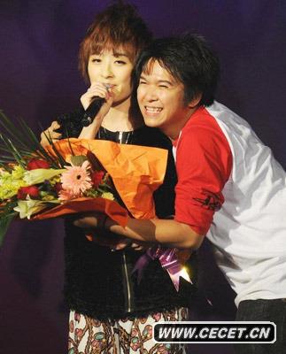 曾軼可南寧歌友會(huì )遭男粉絲強抱