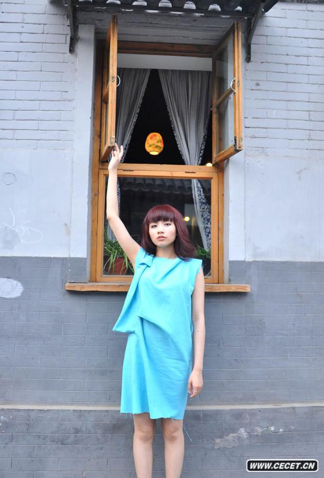 劉惜君為《星周刊》雜志拍攝了一組胡同寫(xiě)真大片