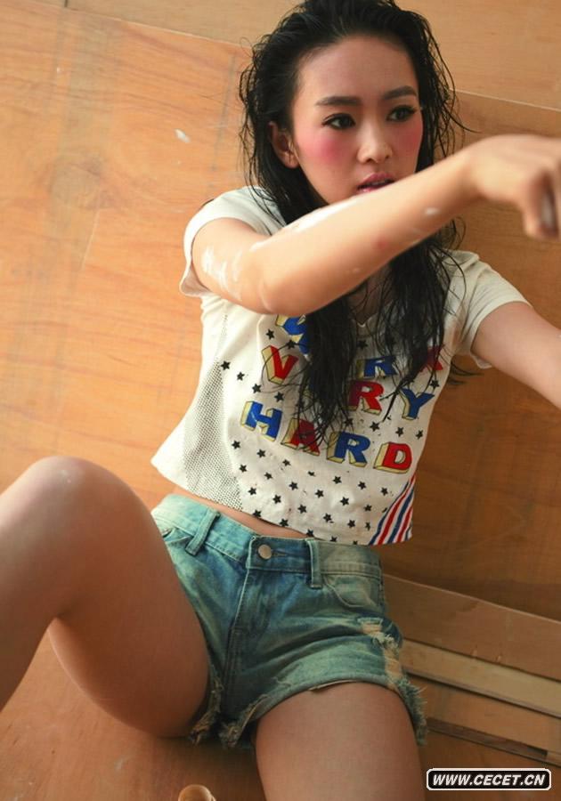 85后氣質(zhì)女生童瑤近日為某雜志拍攝的大片曝光