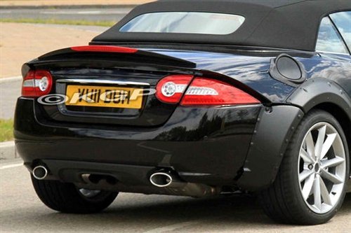 或于2013年發(fā)布 曝全新捷豹XE跑車(chē)路試