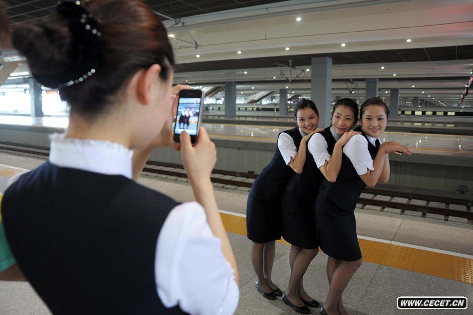 630c(din)Fʽ_(ki)ͨ\I(yng)D龩Fװl(f)܇(ch)˄(w)TϺվ