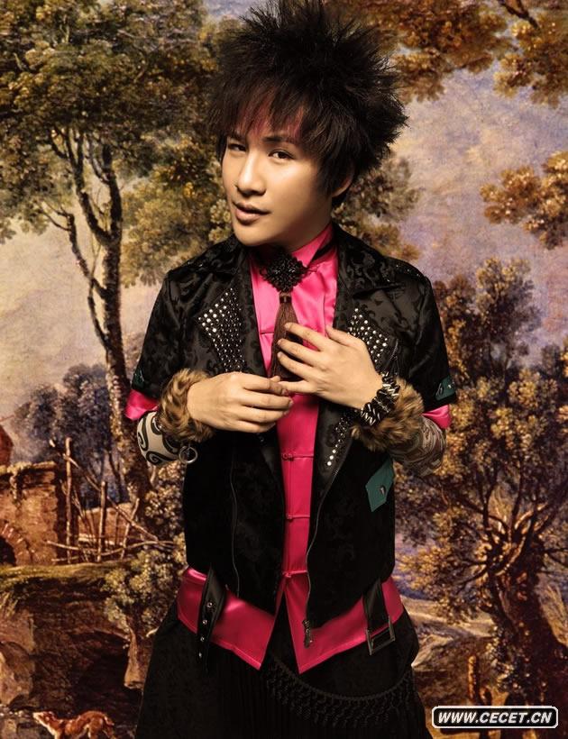 大張偉為新專(zhuān)輯《大張旗鼓》推出一組全新拍攝的大片