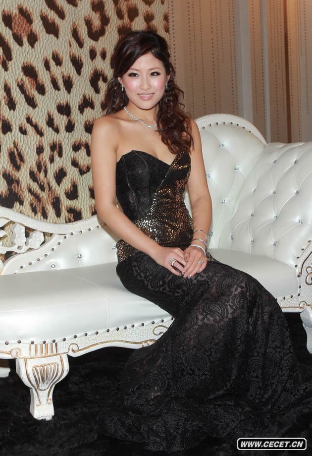 新娘周家蔚性感美艷