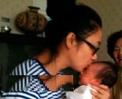 38歲黃勃嬌妻愛(ài)女曝光 揭二人隱秘情史(圖)