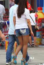 臨高城市廣場(chǎng)街拍亮絲