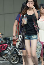 成都街拍的好身材美腿