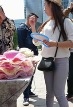 迎賓廣場(chǎng)街拍的緊身褲