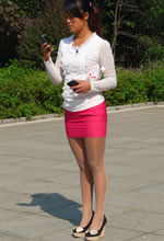 公園里抓拍的包臀裙肉