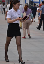 街拍的OL職業(yè)裝售樓小