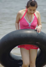 三亞海邊抓拍的泳裝美