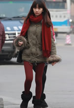 可愛(ài)的紅絲妹小巧玲瓏