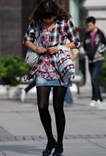 匯豪廣場(chǎng)街拍牛仔短裙