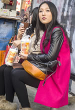 街拍厚黑絲長(cháng)發(fā)甜妹子