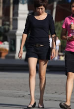 街拍的寬松短褲光滑美