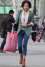 東方廣場(chǎng)街拍的牛仔褲