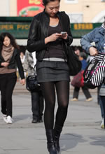 街拍的緊身短裙黑絲高