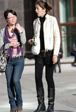 街拍的高個(gè)兒厚黑褲襪