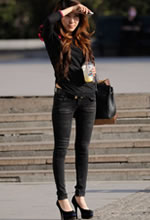 街拍緊身牛仔褲細高跟