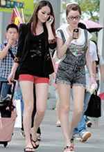 車(chē)站西街抓拍的白皙美