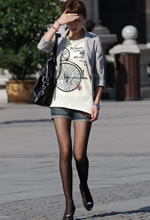 街拍牛仔短褲黑絲長(cháng)細